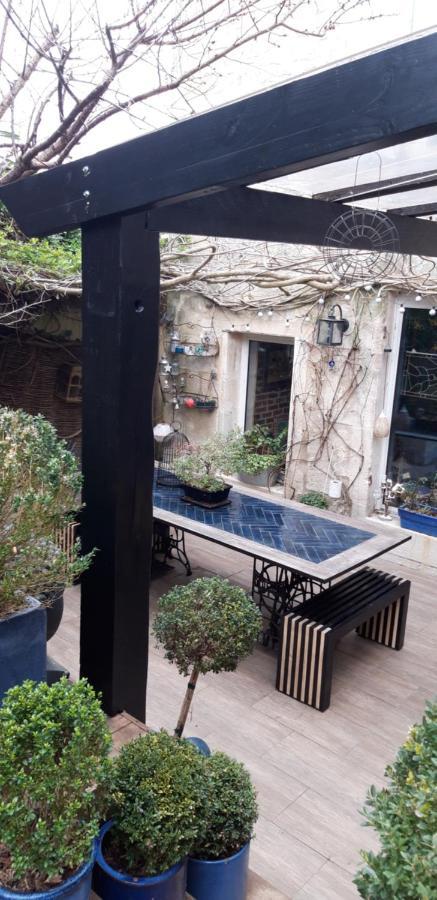 Buky Palace Pons Exterior photo