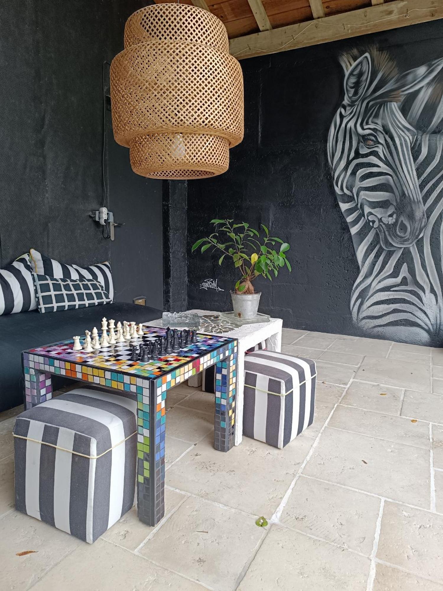 Buky Palace Pons Exterior photo