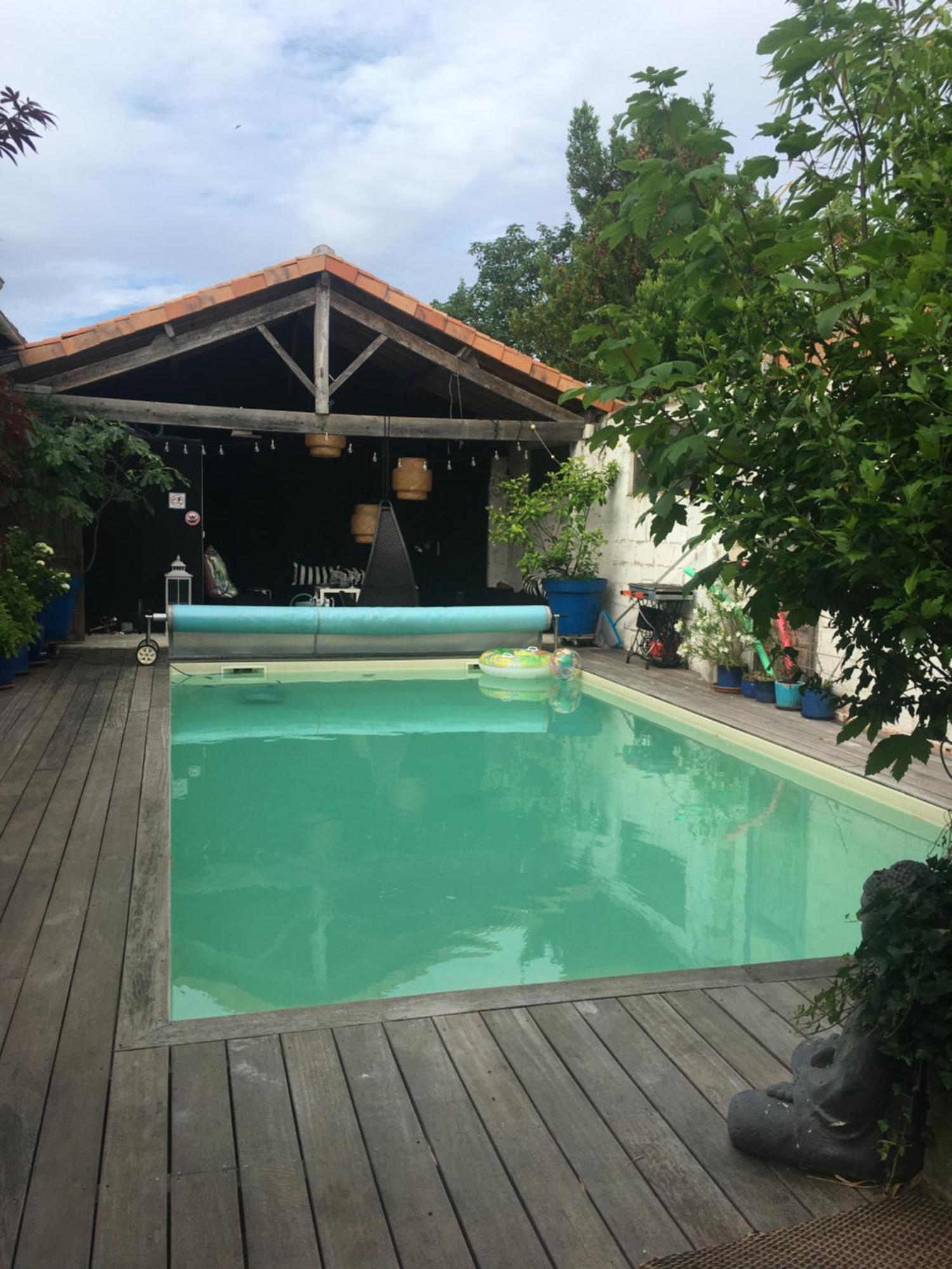 Buky Palace Pons Exterior photo